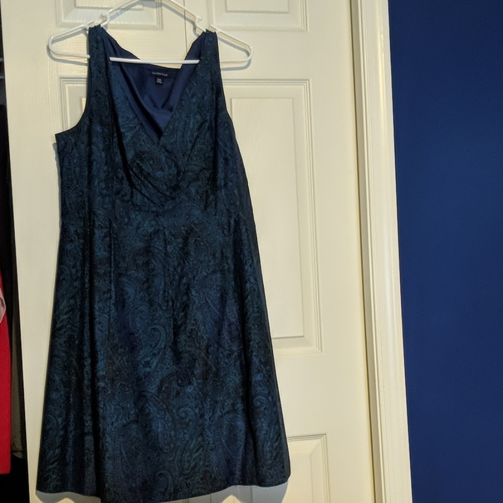 Mid-thigh length dress